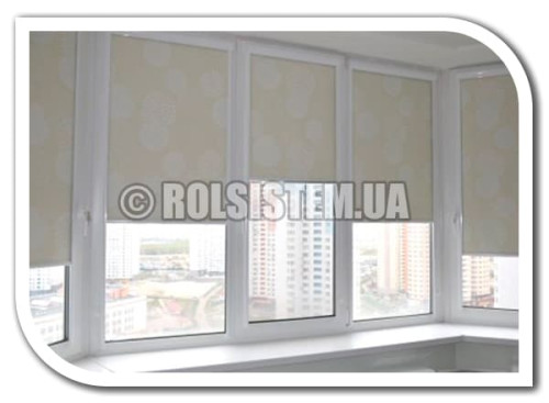 Рулонные шторы в коробе с направляющими