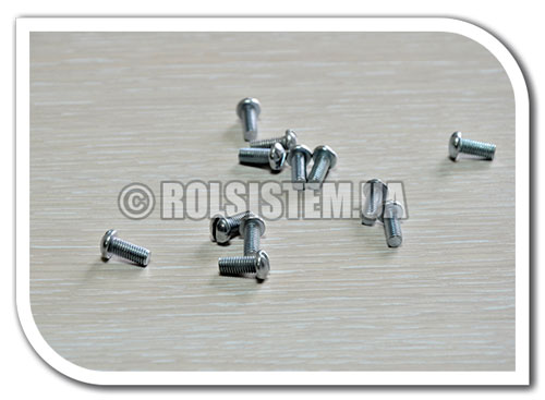 Шлицевой винт М5 для соединения деталей