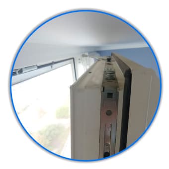 Установка ответной планки TRZL0050-100060 SP-S A2860 возле угловой передачи